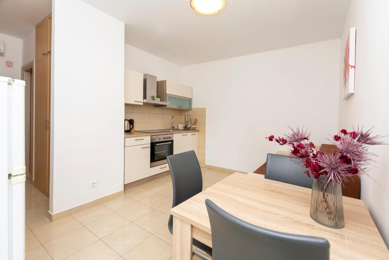 Apartments Beach Dream Мимице Экстерьер фото