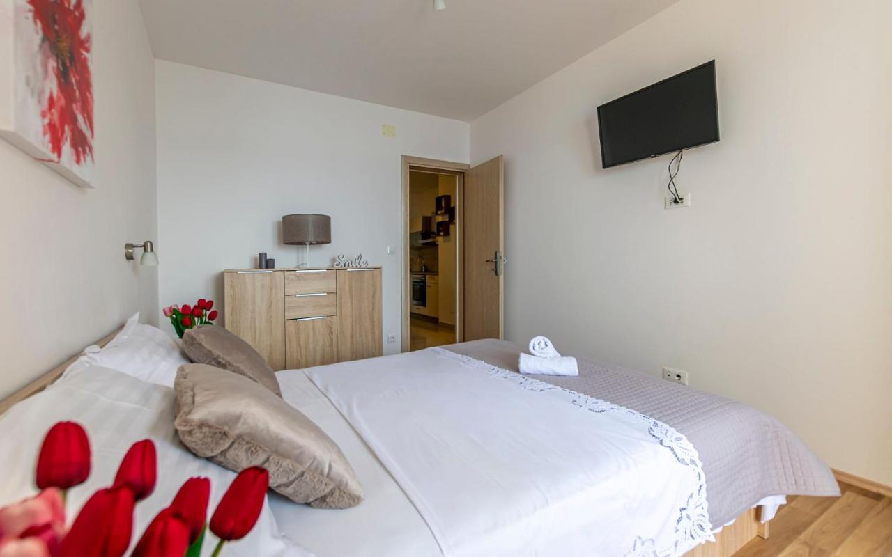 Apartments Beach Dream Мимице Экстерьер фото